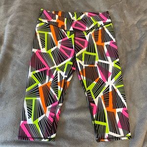 ✴️2 for $20- Fabletics Patterned Crop Leggings